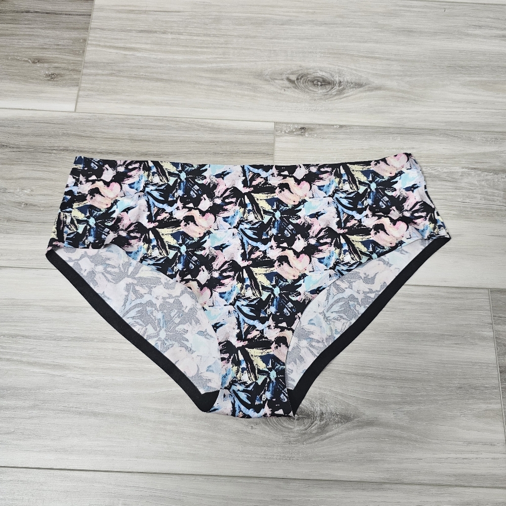 NWOT Victorias Secret Panty Sz L